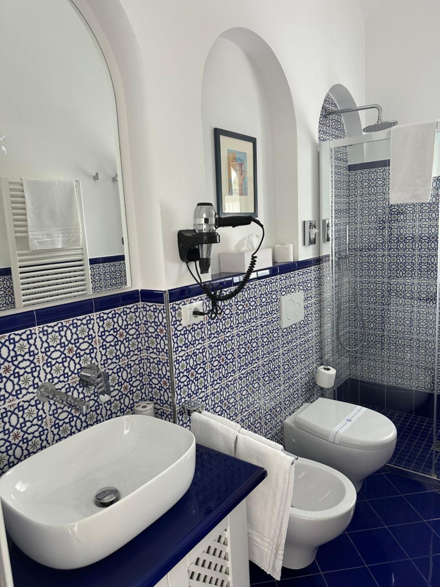 Queen Suite - Luxury Rooms (Adults Only) Forio di Ischia Exteriör bild